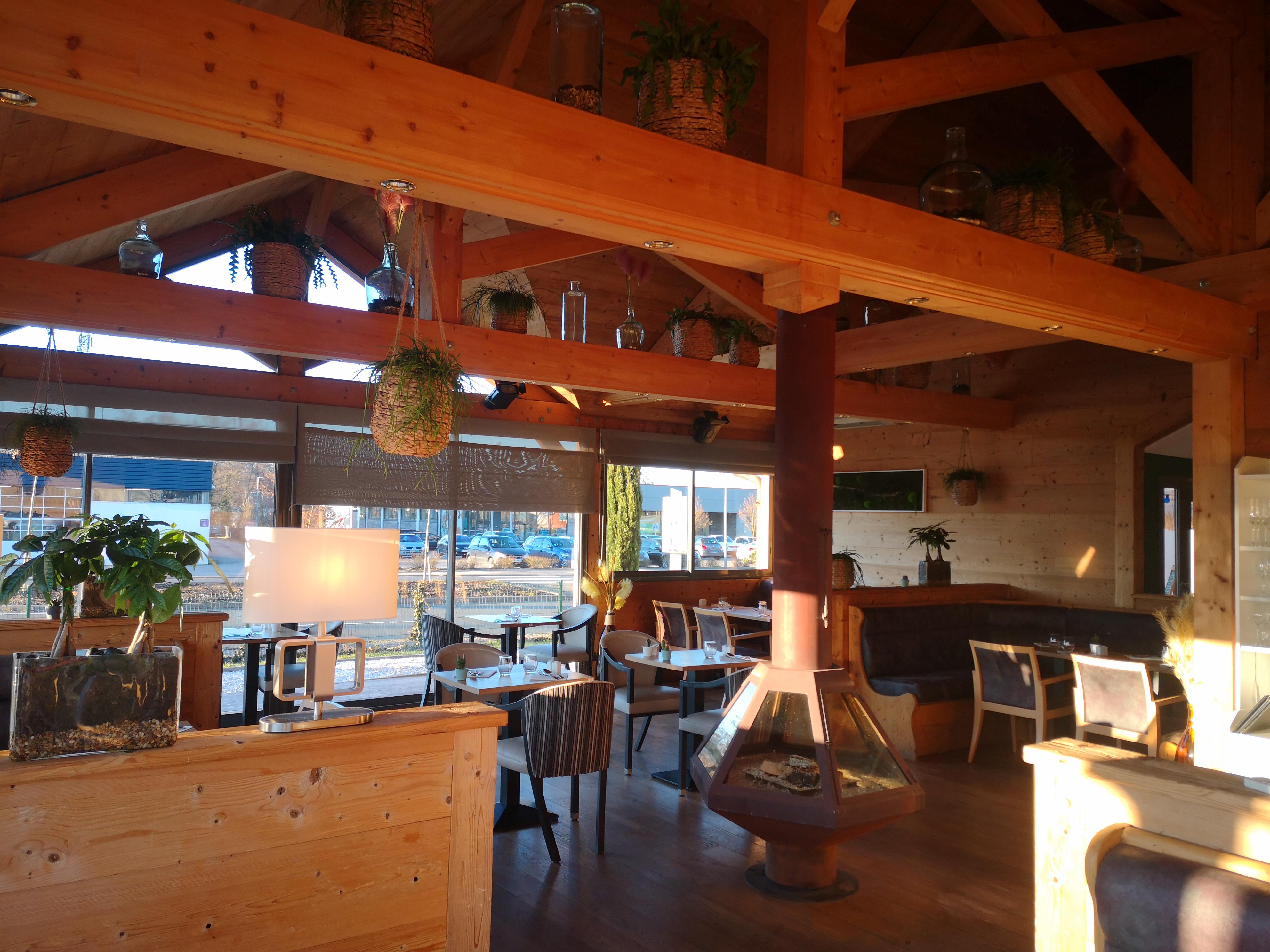 Le Konine - Hotel & Bar & Restaurant Монсо-ле-Мин Екстериор снимка