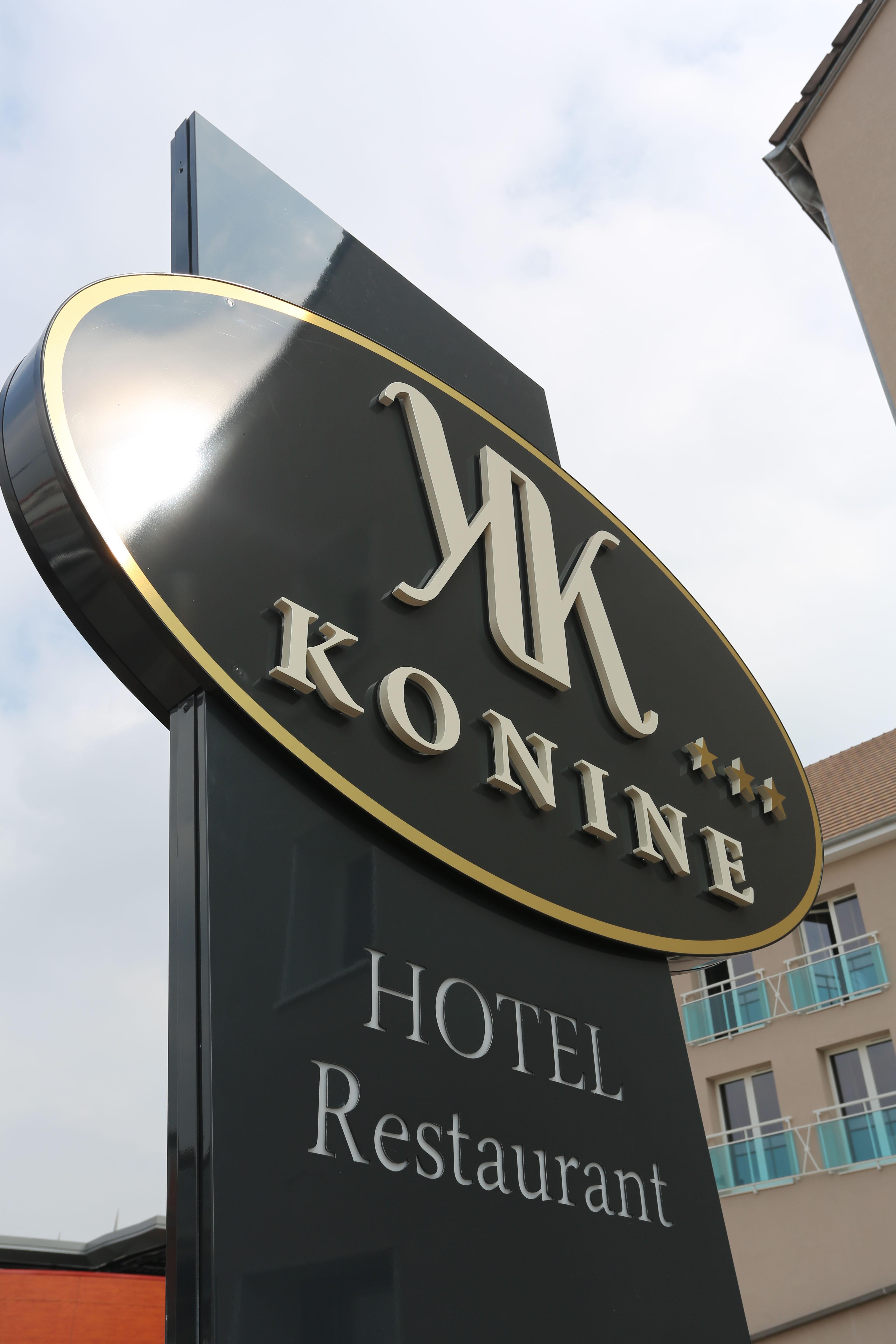 Le Konine - Hotel & Bar & Restaurant Монсо-ле-Мин Екстериор снимка
