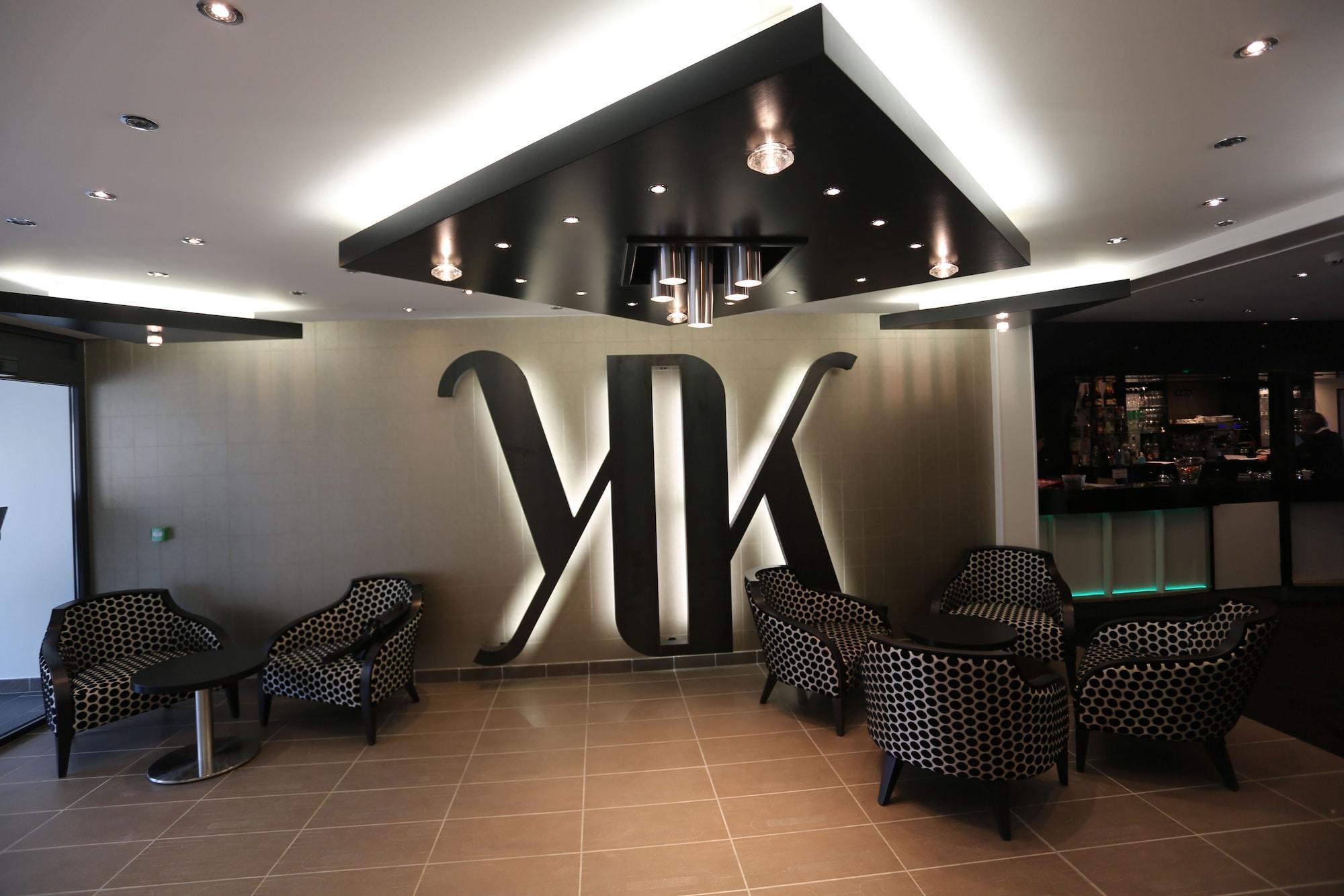 Le Konine - Hotel & Bar & Restaurant Монсо-ле-Мин Екстериор снимка